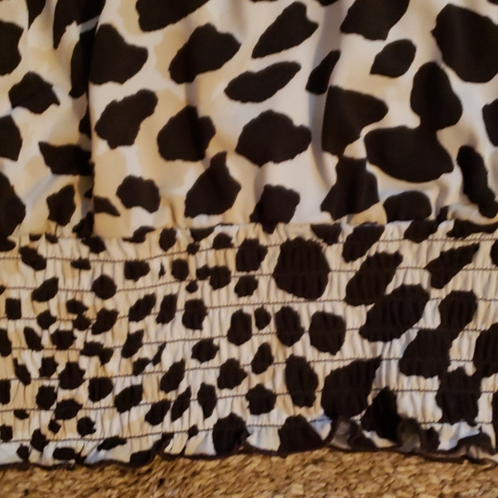 Leopard print top. - Picture 3 of 6